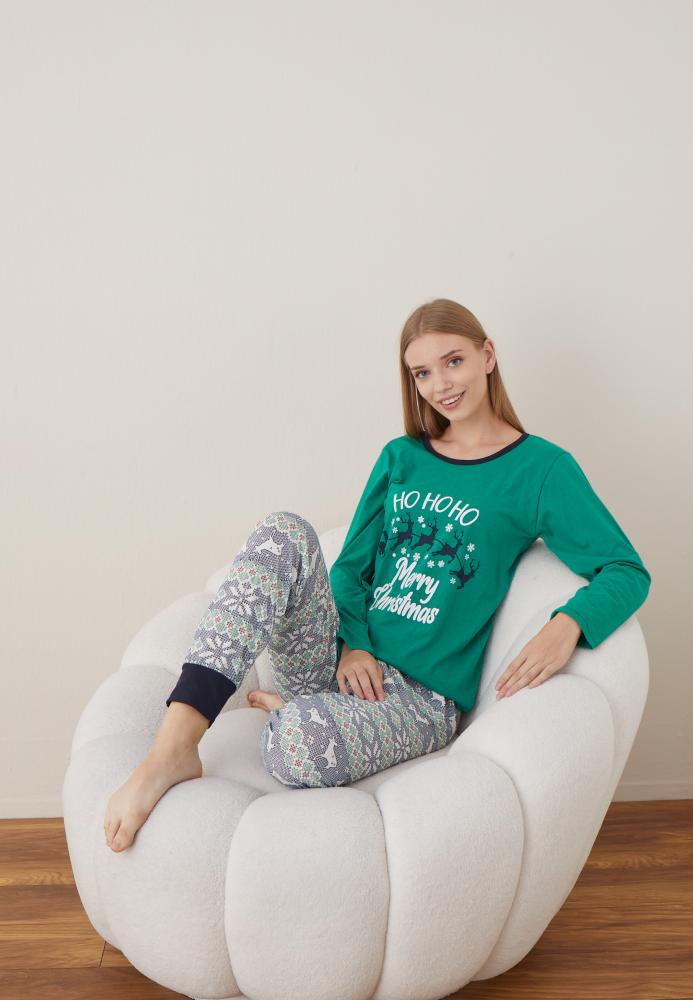 Pijama Dama Craciun " HO HO HO" ,maneca lunga ,pantaloni lungi,Engros